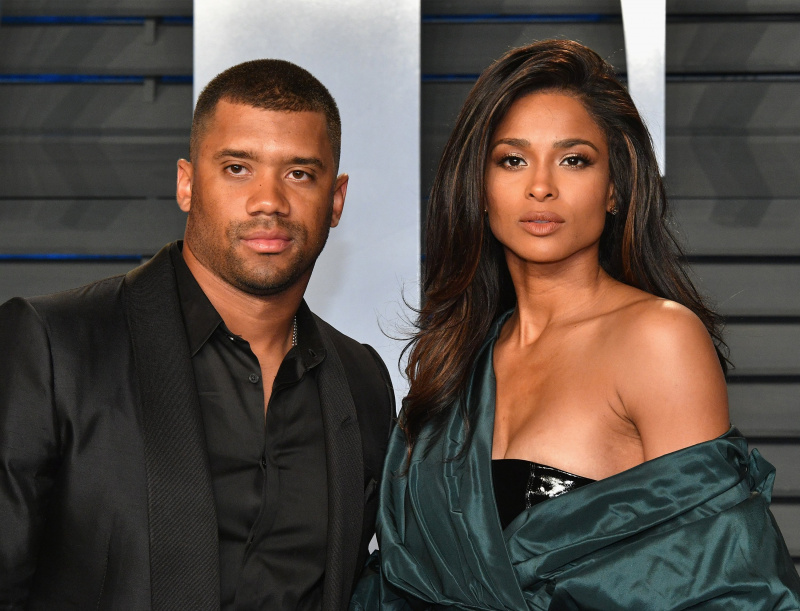   Dumalo sina Russell Wilson at Ciara sa 2018 Vanity Fair Oscar Party na hino-host ni Radhika Jones sa Wallis Annenberg Center for the Performing Arts noong Marso 4, 2018 sa Beverly Hills, California. | Pinagmulan: Mga Larawan ng Getty