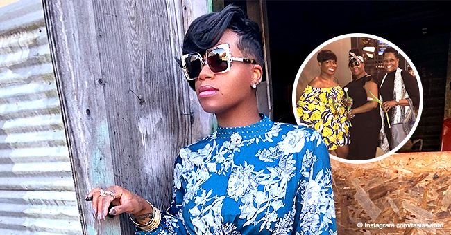 Fantasia Poses với 'Two' Moms & Shares Sweet Mother's Day Tribute