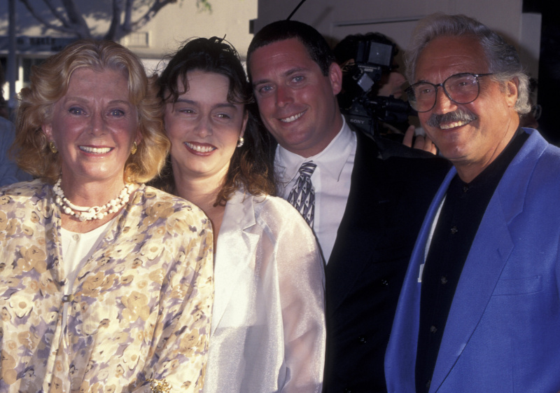 Хал Линден, Френсис Мартин и породица у'Out to Sea' premiere on June 29, 1997. | Source: Getty Images