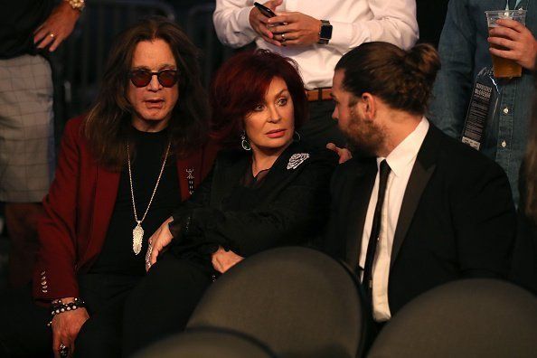 Ozzy Osbourne, Sharon Osbourne and Jack Osbourne attend the super welterweight boxing match between Floyd Mayweather Jr. and Conor McGregor | Photo: Getty Images